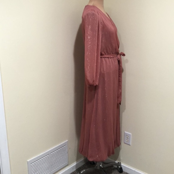 Francesca’s Collection Premier Amour Maxi Dress Size 2 Mauve Pink Gold Striped - Picture 3 of 10